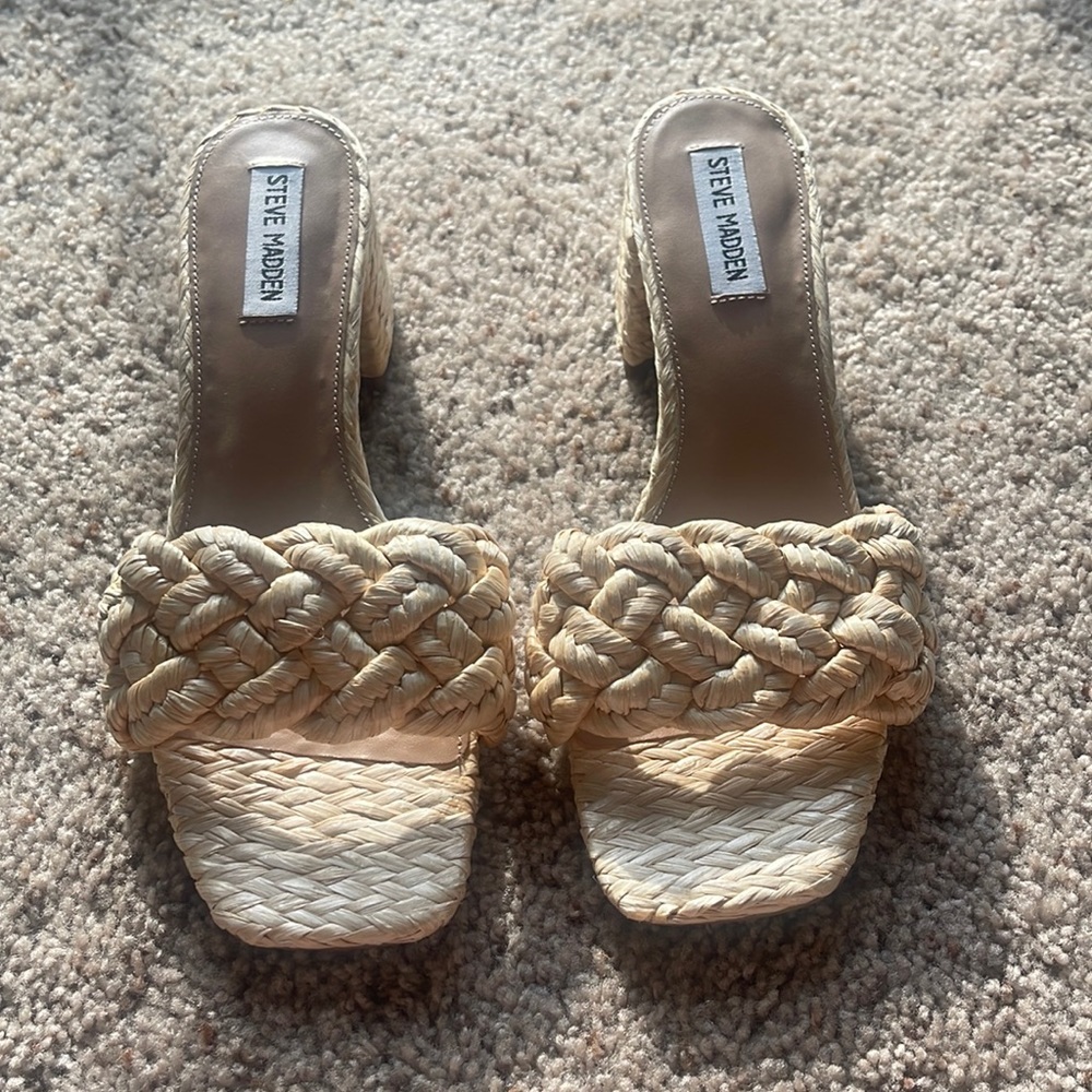 Steve Madden size 10 sandal